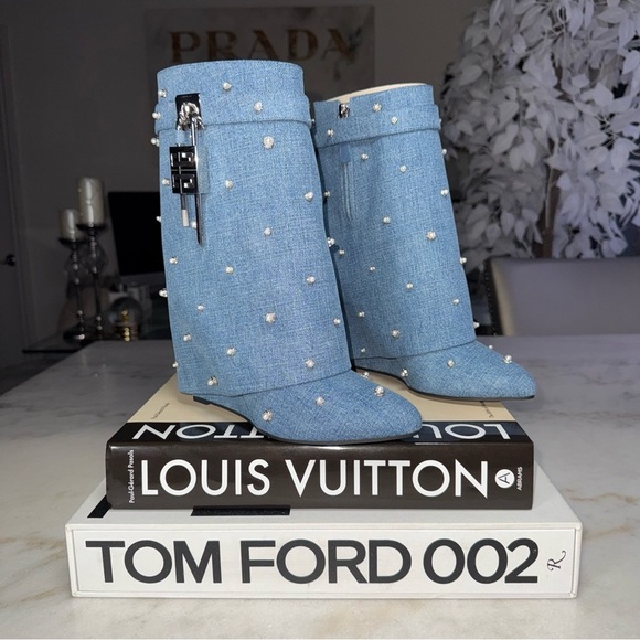 Givenchy 40 Shark Lock Pearl-Embellished Denim Ankle Boots - Picture 15 of 17